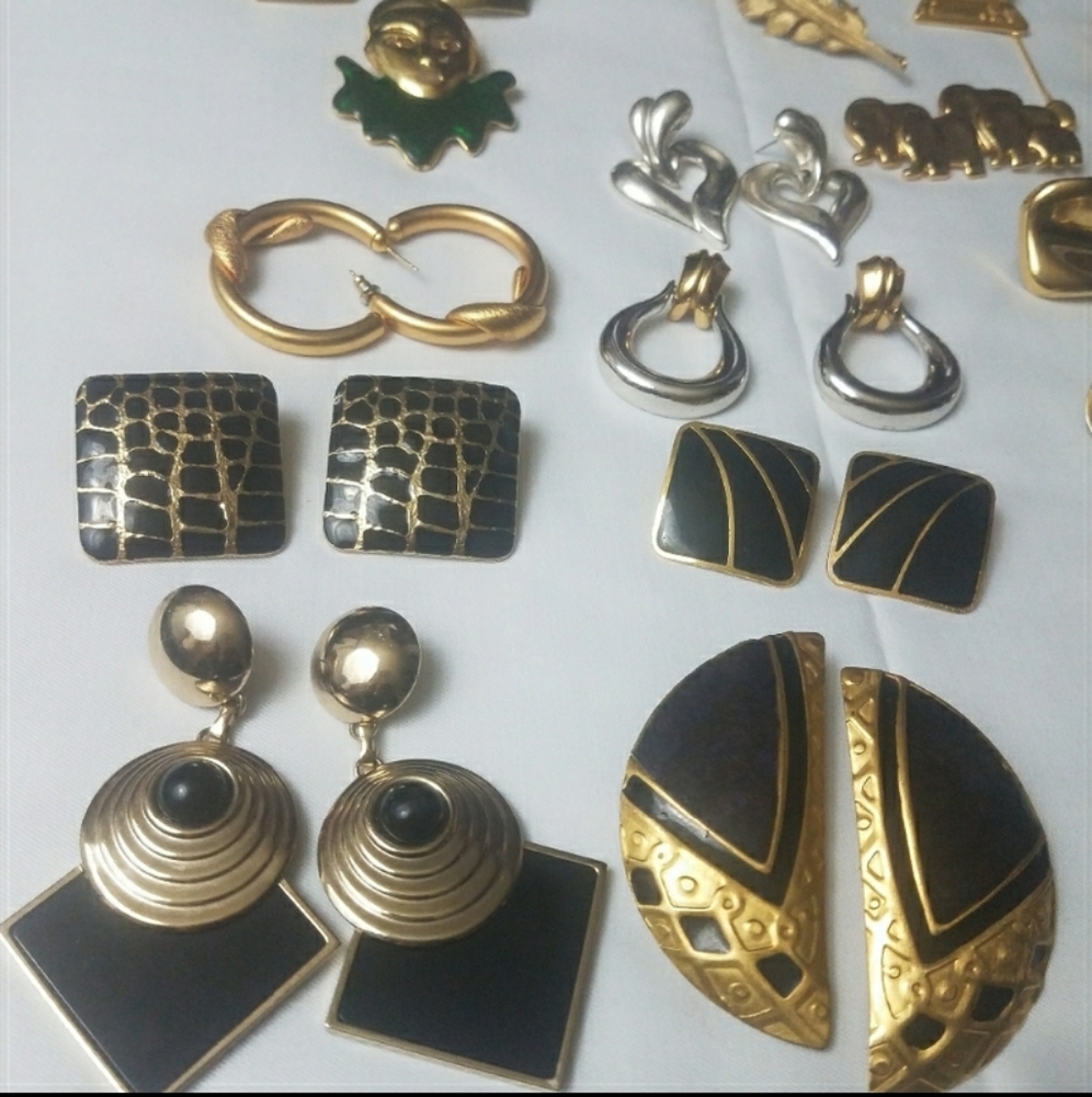 Vintage Earring Bundle with brooches offers welcom